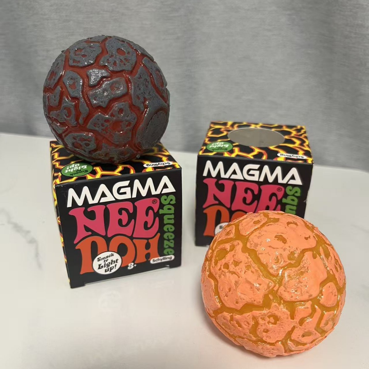 Nieuw product NeeDoh Glitter M - Fidget Cube Original recensie en prijs